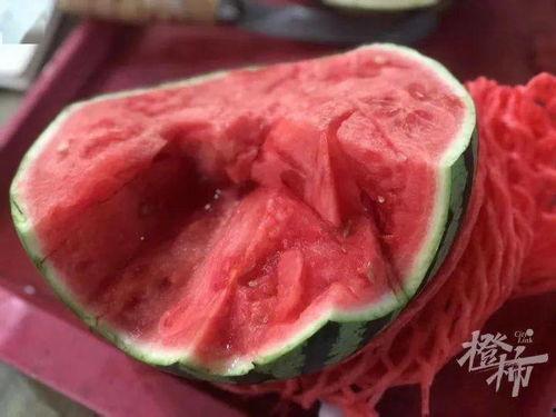 流产后吃黑瓜好吗会回奶吗,流产后食用黑瓜影响及回奶风险探讨