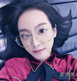 黑框眼镜妹吃瓜,揭秘娱乐圈幕后故事